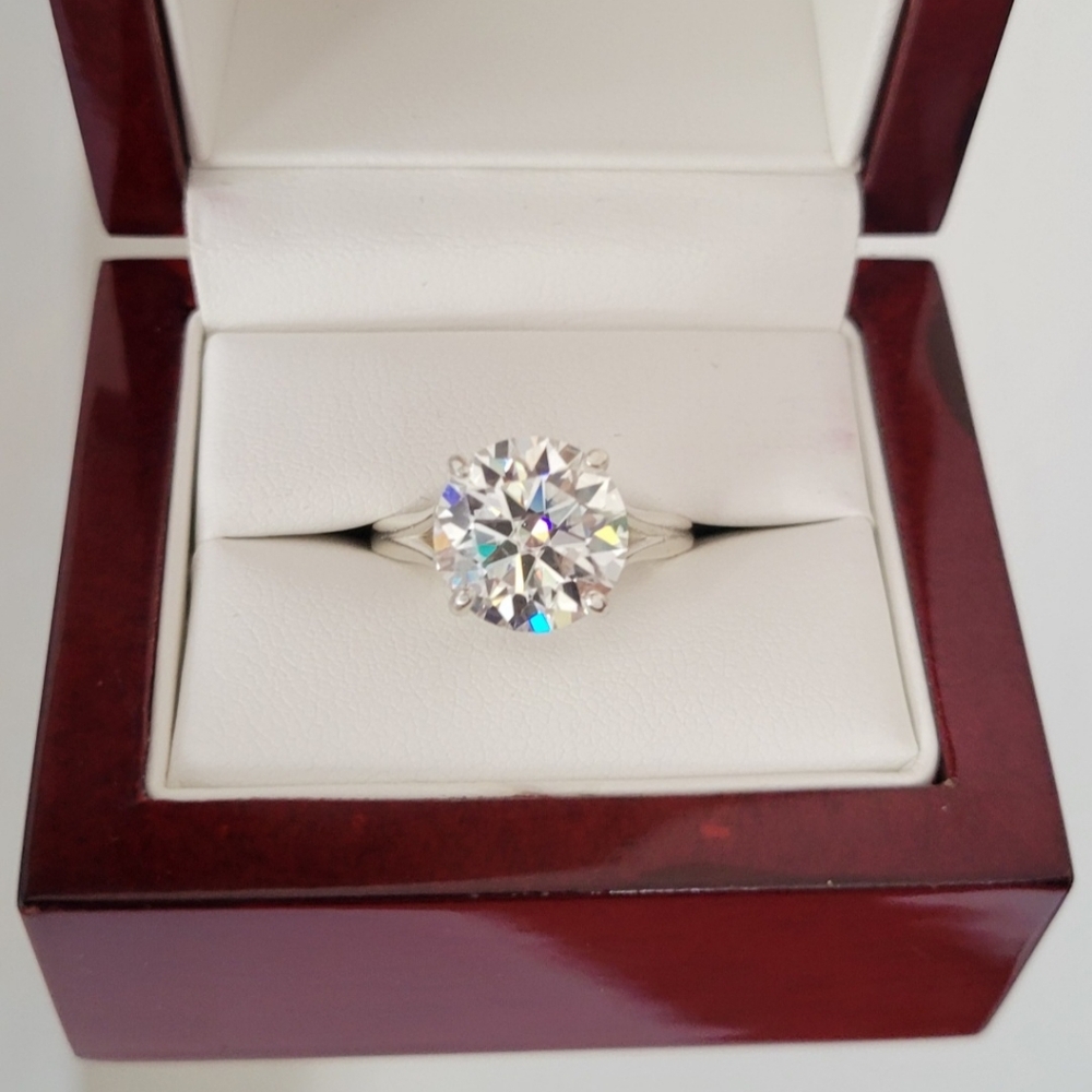 New 5ct Certified Moissanite Engagement Ring, size 7 - Picture 3 of 13